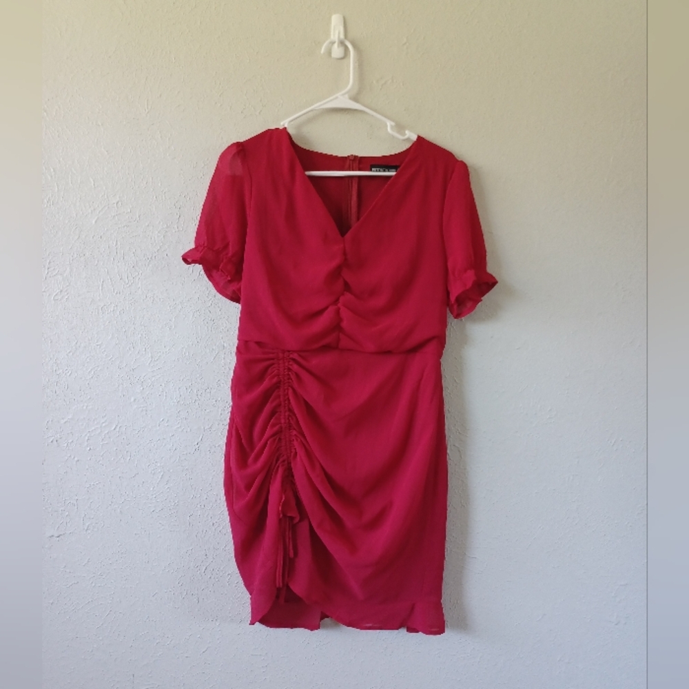 Pretty Little Thing Red Ruched Mini Short Sleeve Dress